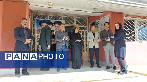 نواخته شدن زنگ سپاس معلم در دبیرستان زینبیه بلده