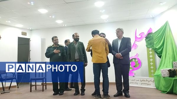 برگزاری برنامه شب شعر در شهرستان خلیل‌آباد