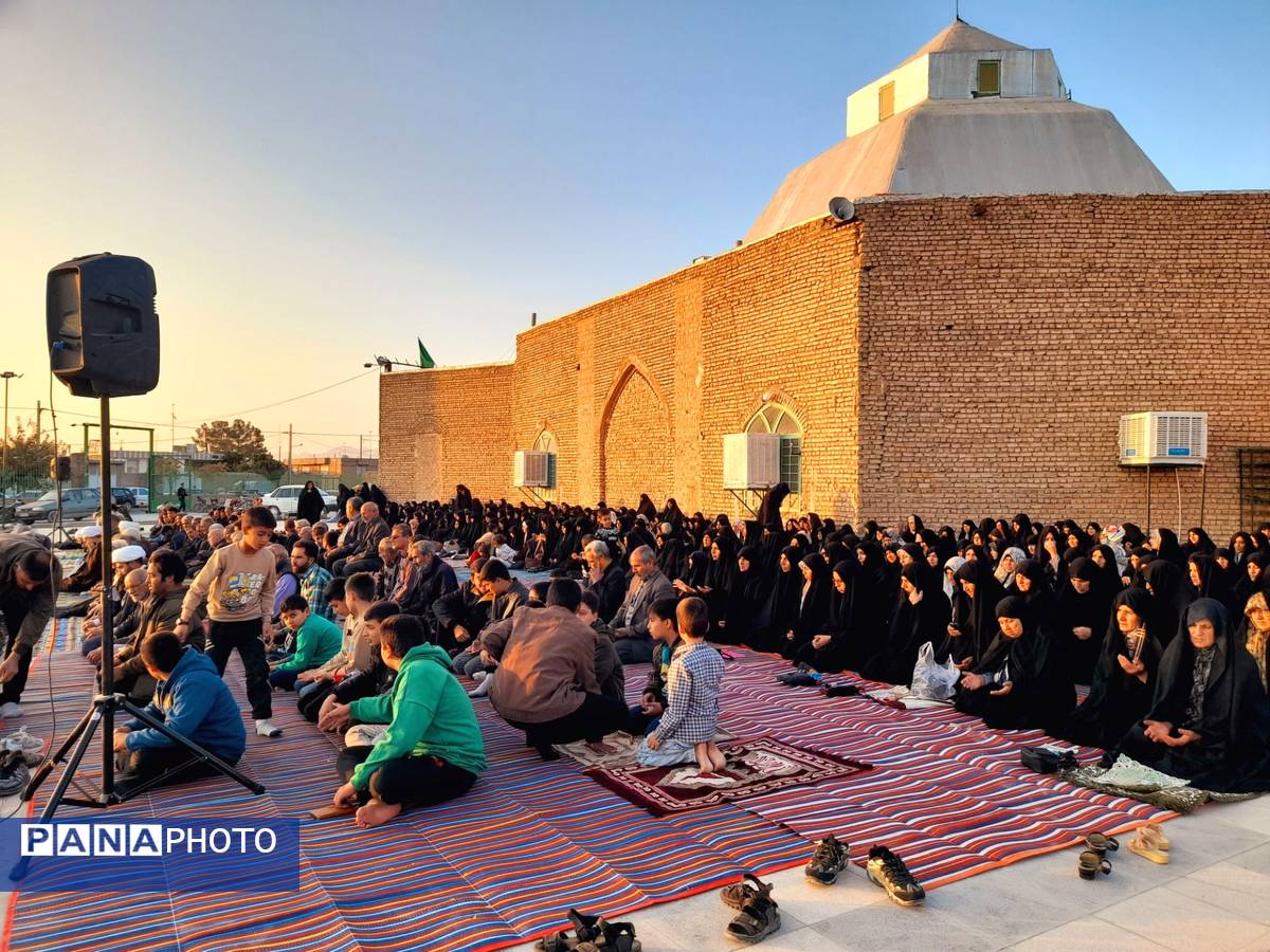 قرائت دعای باران و نماز جماعت در روستای دهنو خلیل آباد
