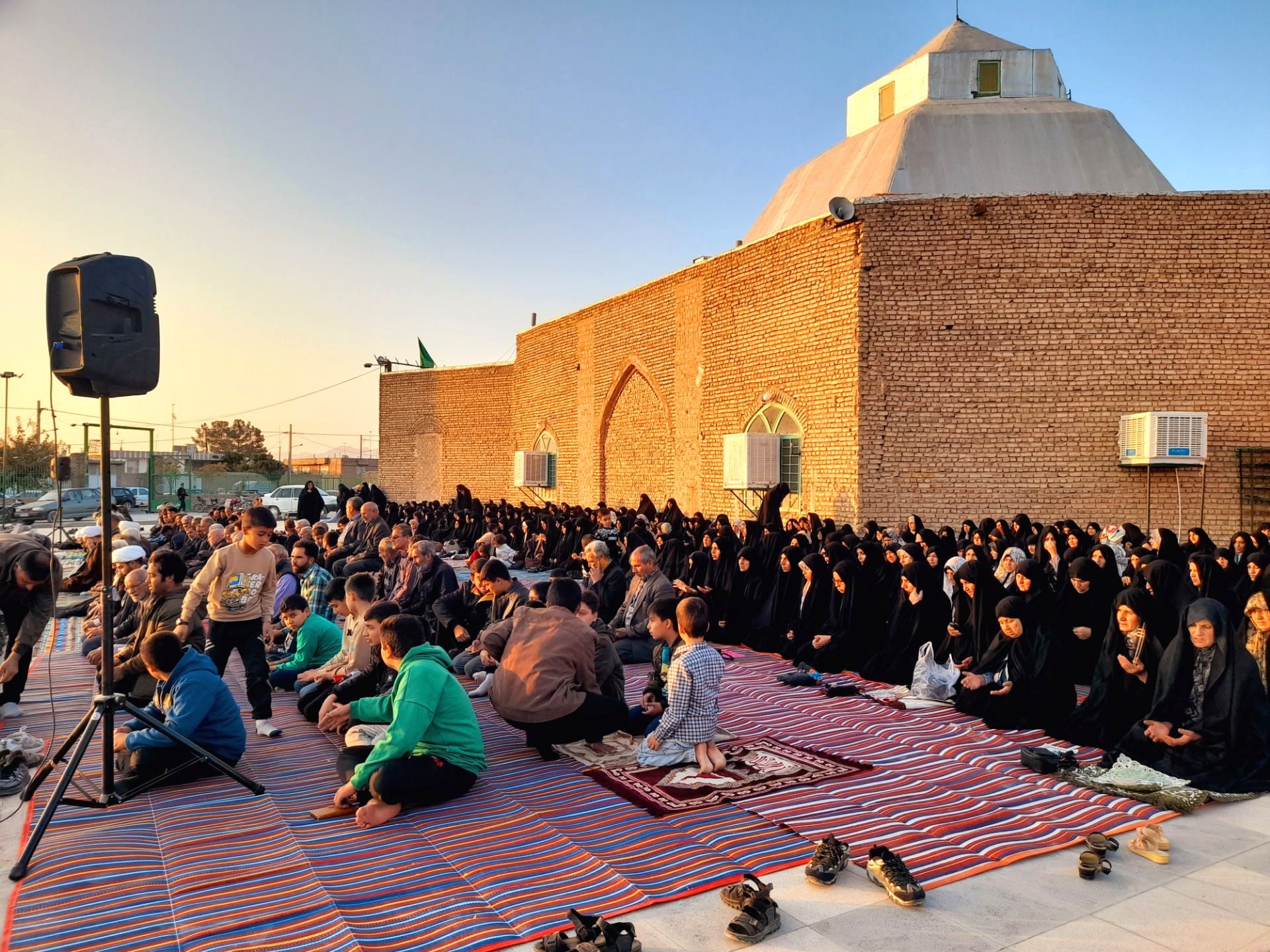 قرائت دعای باران و نماز جماعت در روستای دهنو خلیل آباد