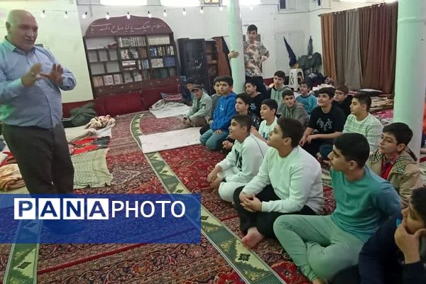 حضور دانش‌آموزان ناحیه 2 شهرری در مراسم اعتکاف دانش‌آموزی 