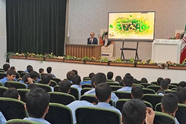 نوجوانی دوران طلایی عمر انسان است