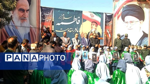 راهپیمایی پرشور ۱۳ آبان در اسدآباد؛ فریاد استکبارستیزی طنین‌انداز شد