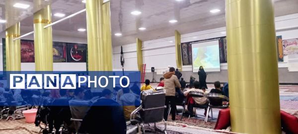 اکران انیمیشن یوز ایرانی رادر حسینیه روستای کاریزک