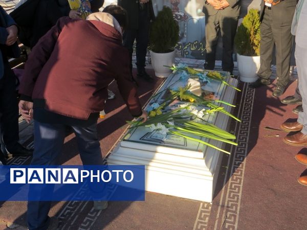 حضور پیشتازان در مزار شهدا با شمیم قرآن و عترت