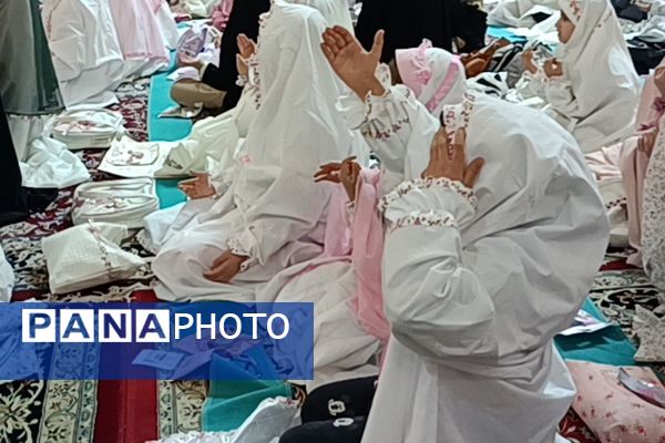 برگزاری جشن ۱۰۰۰ دانش‌آموز دختر روزه اولی در شیراز