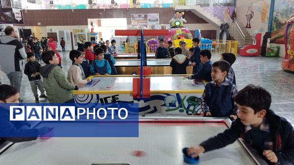 اردوی دانش‌آموزان مدرسه مبین در شهربازی پارک کوثر شیروان