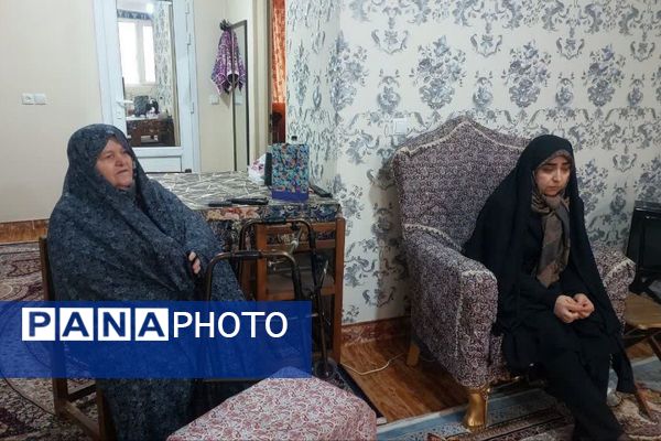 دیدار فرماندار فیروزکوه با خانواده‌های شهدا