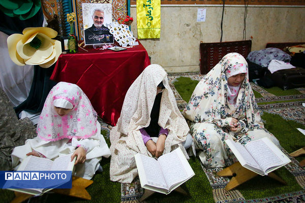 اعتکاف دانش‌آموزی در مسجد لولاگر
