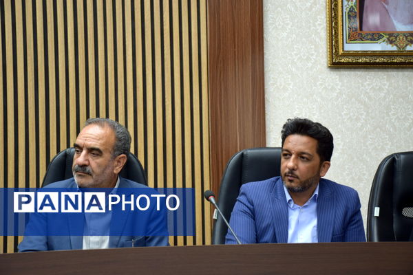 نشست هم‌اندیشی معاون استاندار با موسسان و مدیران مدارس غیردولتی تربت حیدریه 