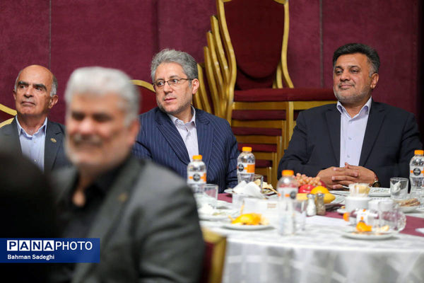 گردهمایی ورزشکاران در پویش ملی «به‌ساز مدرسه بساز مدرسه»