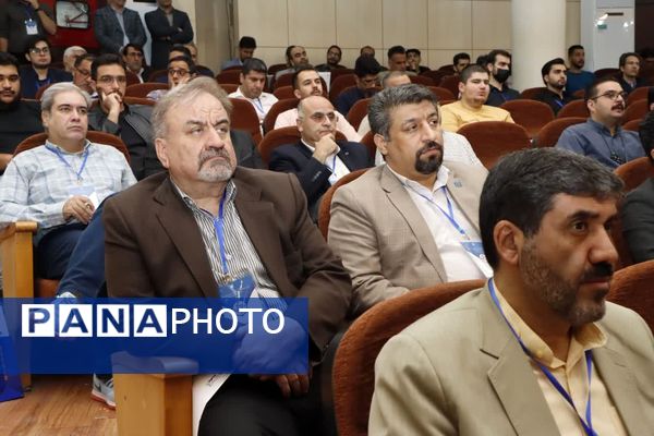 نخستین کنفرانس ملی چالش های مدیریت سرمایه انسانی در سازمان های بزرگ مقیاس