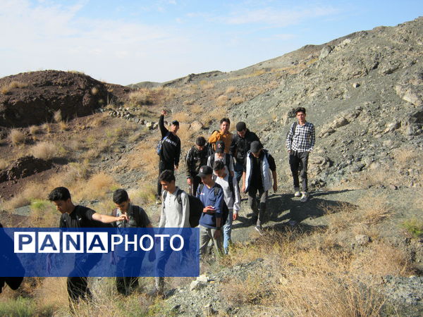 مرحله دوم اردو کوه‌نوردی هنرستان شهید دیواندری سبزوار 