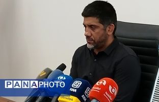 دبیر: شبکه‌های اینترنشنال، صهیونیست و کثیف هستند که فارسی بلد هستند