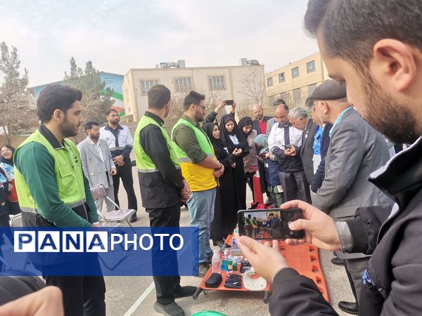 مانور زلزله استانی در هنرستان محمودیه خیامی ناحیه ۶ مشهد 