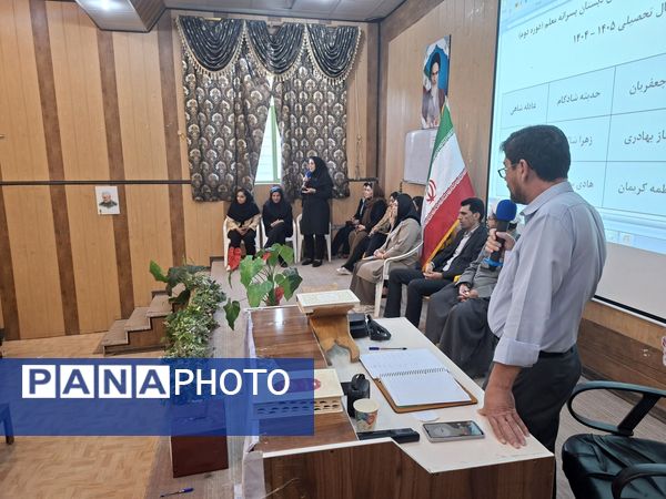جلوه‌هایی از انتخابات انجمن اولیا دبستان معلم ۲ در آشخانه 
