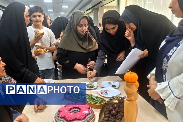 جشنواره غذای ایرانی به مناسبت هفته فرهنگی در فرهنگسرای بعثت صفادشت 