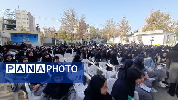 نواخته شدن زنگ مهر در فرزانگان ۴؛ هم صدایی با آغاز سال تحصیلی در سراسر کشور