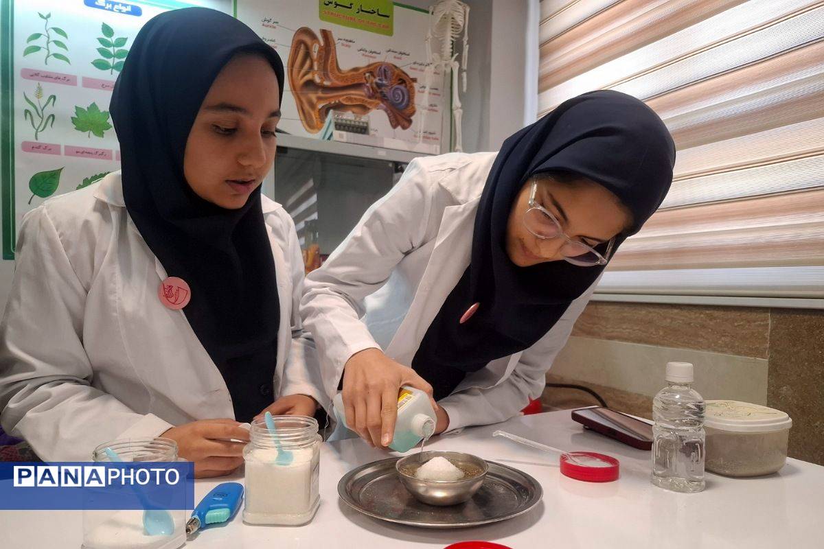 برگزاری مسابقات و درخشش نخبگان جوان در رقابت علمی دبیرستان هیات امنایی مقربی