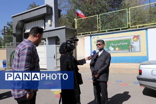 برگزلری جشن شکوفه‌ها در مرکز استان چهارمحال و بختیاری 