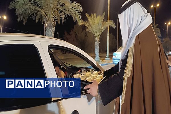 خدمت‌رسانی دانش‌آموزان و فرهنگیان ناحیه‌چهار اهواز به زوار اباعبدالله‌الحسین(ع)