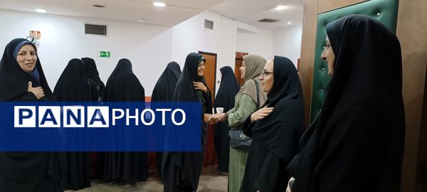 مراسم بزرگداشت مقام معلم و تجلیل از معلمان نمونه در محمودآباد