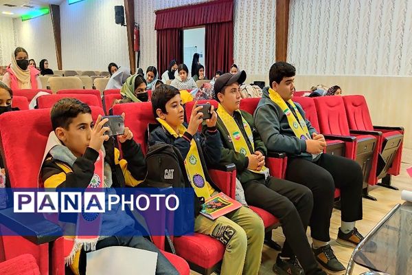 کلاس آموزشی خبرنگاری در کانون مهر تابان نیشابور