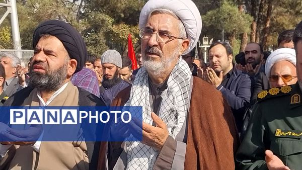 اقامه نماز باران و نماز جمعه به امامت آیت الله ابوالحسن مهدوی