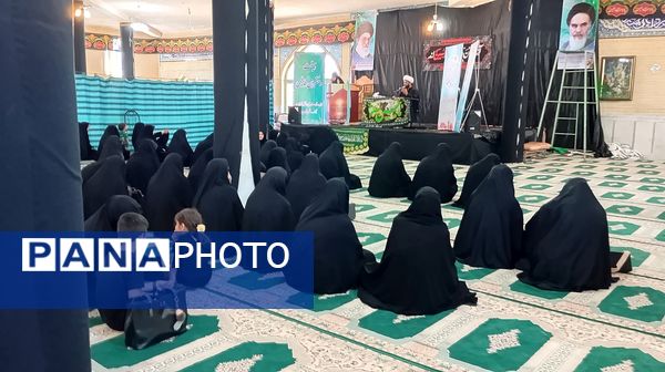 عزاداری دختران فاطمی شهر بن با محوریت حمایت از رهبری 