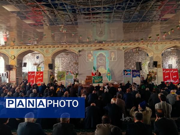 نماز جمعه این هفته شهرستان کاشمر با حضور پر رنگ مردم شهرستان کاشمر برگزار شد 