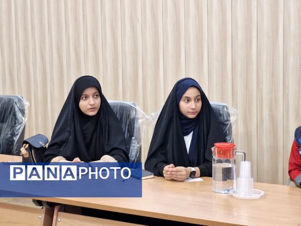 نشست خبری مدیر آموزش و پرورش شهرستان دهقان با اصحاب رسانه به میزبانی خبرگزاری پانا