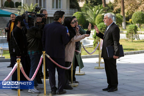 حاشیه جلسه هیات دولت - ۱۴ آبان