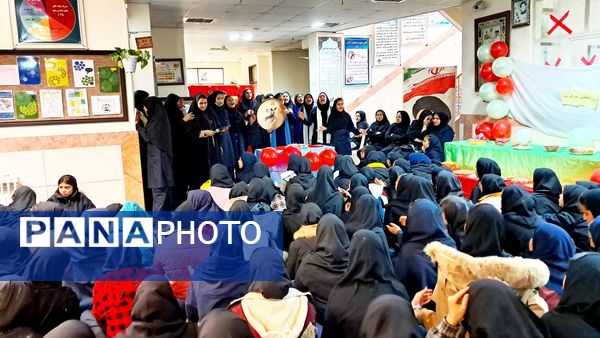 جشن یلدا در دبیرستان حضرت زینب(س) 