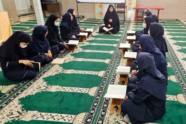 مدارس، قرآن‌آموزان را به سوی حفظ قرآن سوق می‌دهند