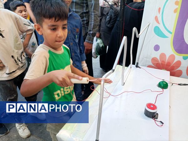 گوشه‌ای از راهپیمایی غدیر خونین در مشهد مقدس