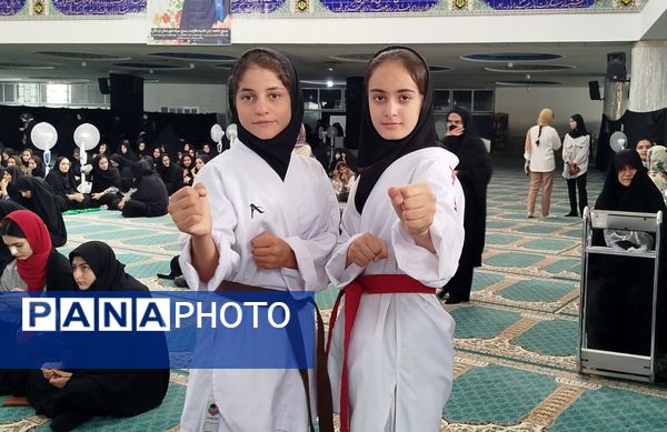 همایش مدافعان حریم خانواده در لردگان 