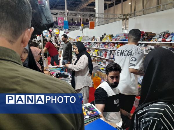 نمایشگاه بین‌المللی لوازم‌التحریر مشهد با استقبال دانش‌آموزان