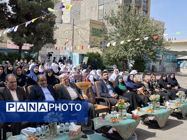 آیین نواختن زنگ مهر در آموزشگاه استثنایی ایثار ناحیه دو مشهد 