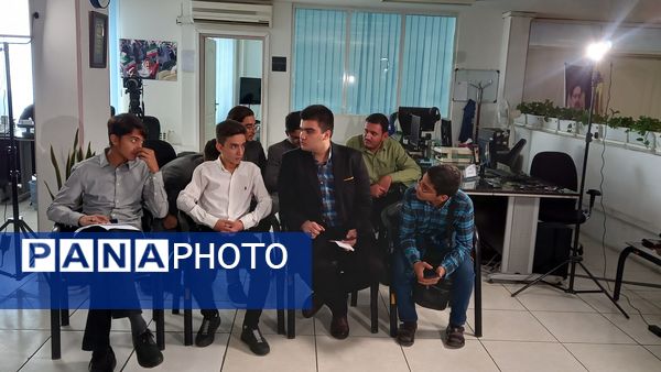 حضور دانش‌آموز خبرنگاران پانا شهرستان‌های تهران در مناظره و نشست انتخاباتی ر‌أی‌اولی‌ها