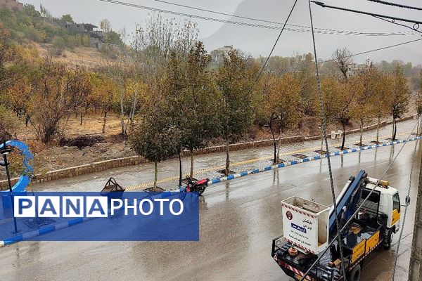 اولین باران پاییزی قابی شفاف از پاییز  رنگارنگ را در شهر زیبای بار رقم زد