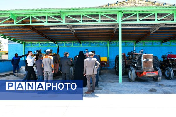 بازدید فرماندار و مدیر آموزش و پرورش مه ولات از مجموعه هنرستان کشاورزی امام خمینی (ره)