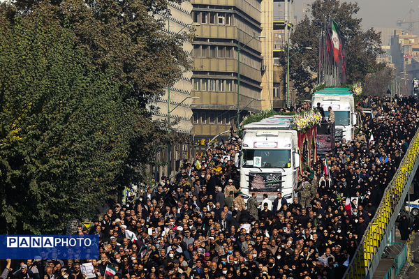 تشییع پیکر مطهر ۱۰۰ شهید گمنام