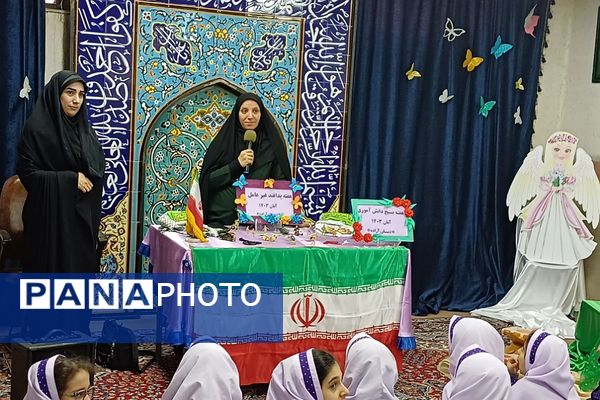 حضور فرمانده بسیج دانش‌آموزی در دبستان آزاده ناحیه 2 شهرری به‌مناسبت هفته بسیج دانش‌آموزی 