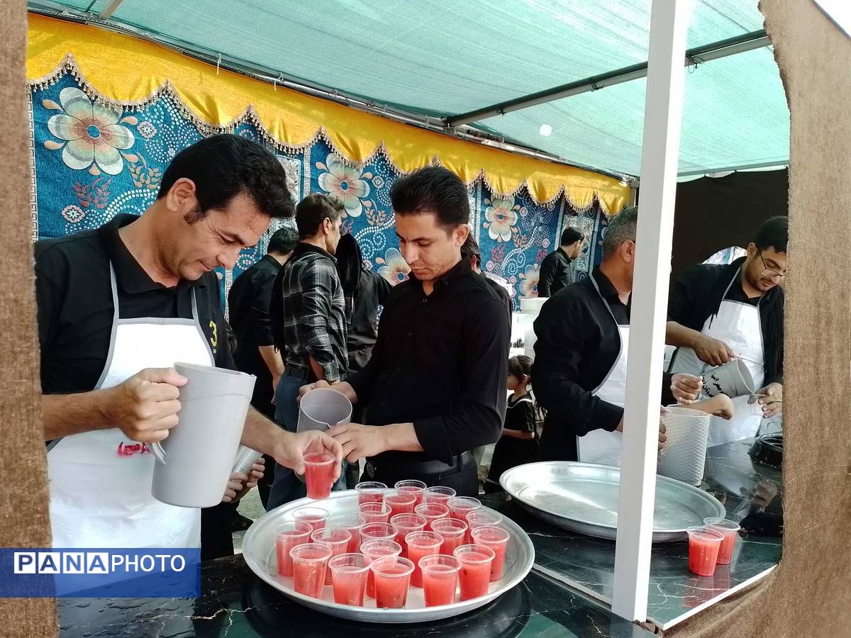 برپایی ایستگاه صلواتی در روستای نقاب شهرستان خلیل آباد