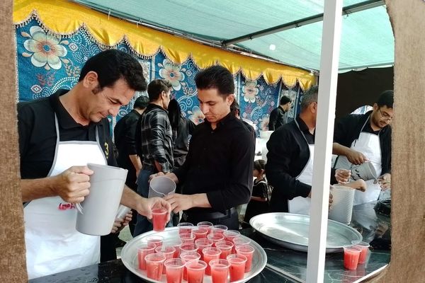 برپایی ایستگاه صلواتی در روستای نقاب شهرستان خلیل آباد