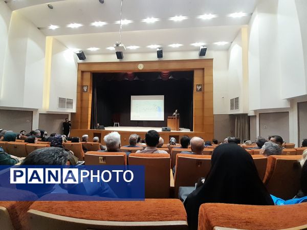 رونمایی از کتاب «نامه و باران و نور»