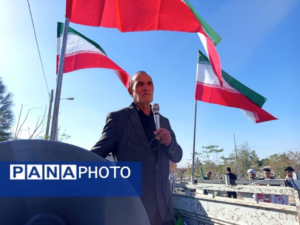 قدم‌های کوچک، ایمان‌های بزرگ؛ حضور باشکوه دانش‌آموزان دبستان برادران ابراهیمی‌نیا در ۱۳ آبان