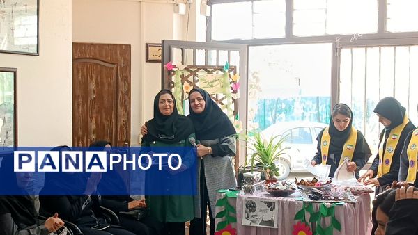 گرامیداشت روز معلم و روز دختر در مدرسه‌ عطیه۲