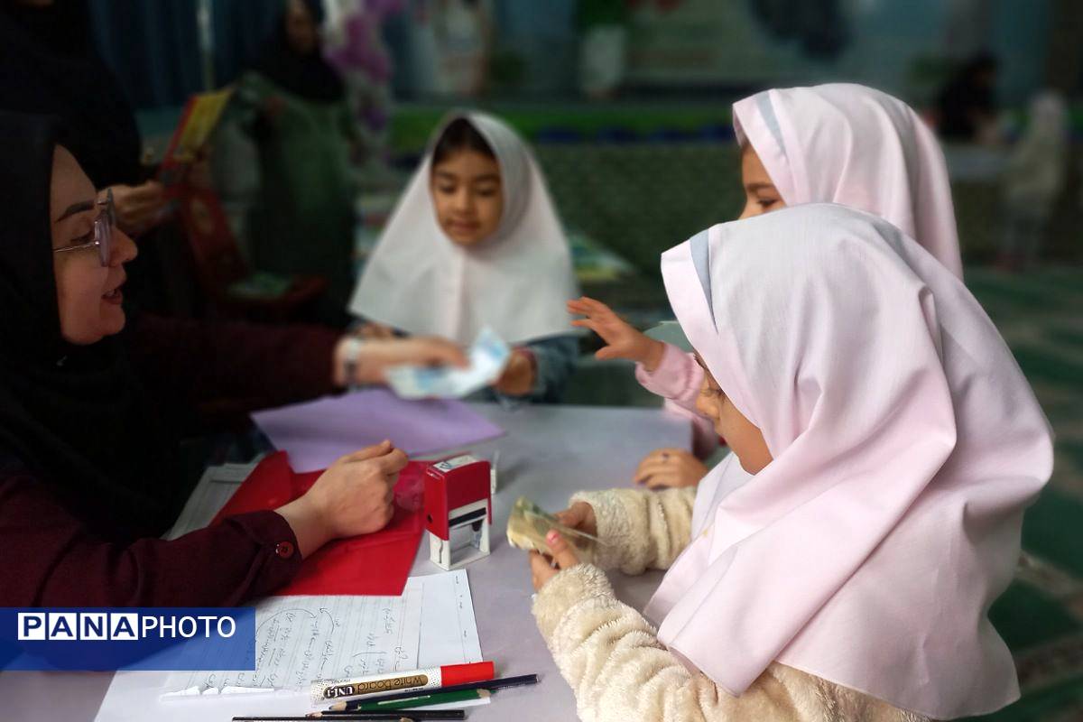 عطر علم و دانش در نمازخانه شهید جوادسرافراز اسلامشهر