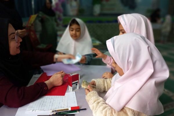 عطر علم و دانش در نمازخانه شهید جوادسرافراز اسلامشهر